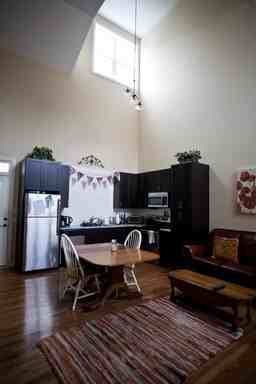 123 E Longview St - Photo 3 of 10