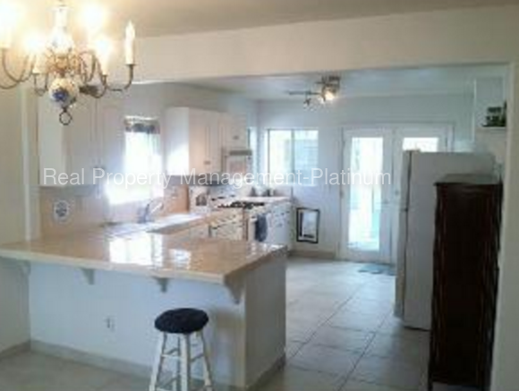 1157 Mehlert St - Photo 3 of 17
