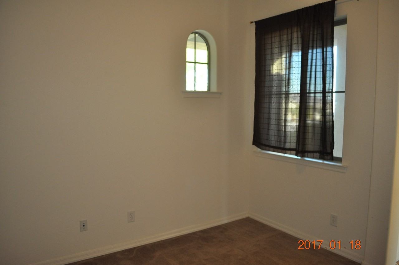 19403 W Colter St - Photo 3 of 32