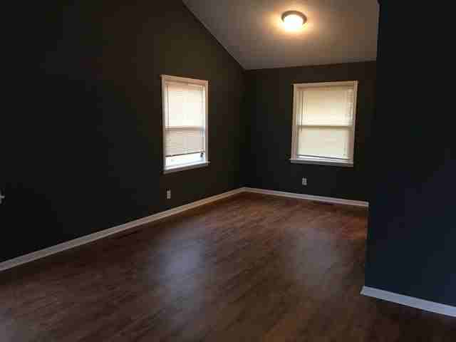 4594 Dundee Ave - Photo 3 of 10