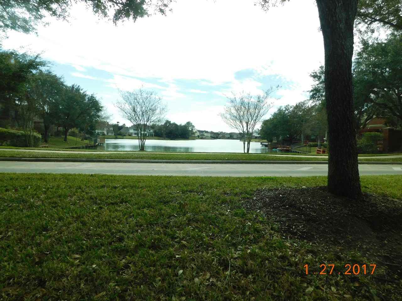 8211 Falling Water Ct - Photo 2 of 14