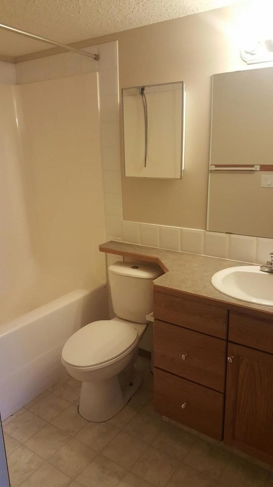 5117 50 St - Photo 3 of 4