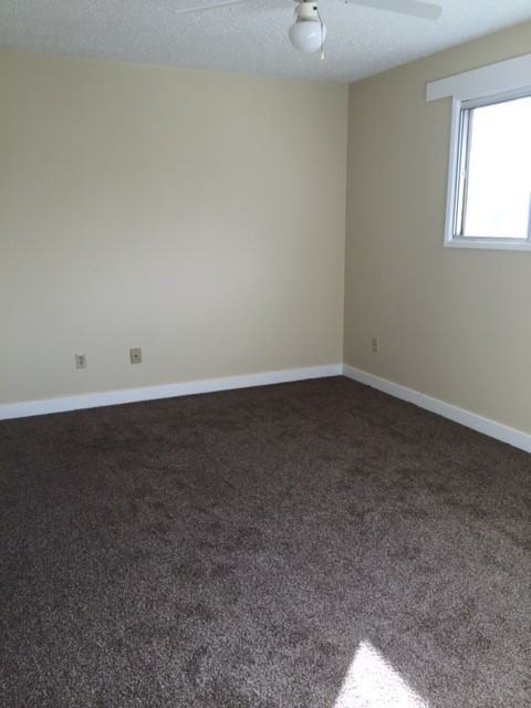 13115 30 St NW - Photo 2 of 3