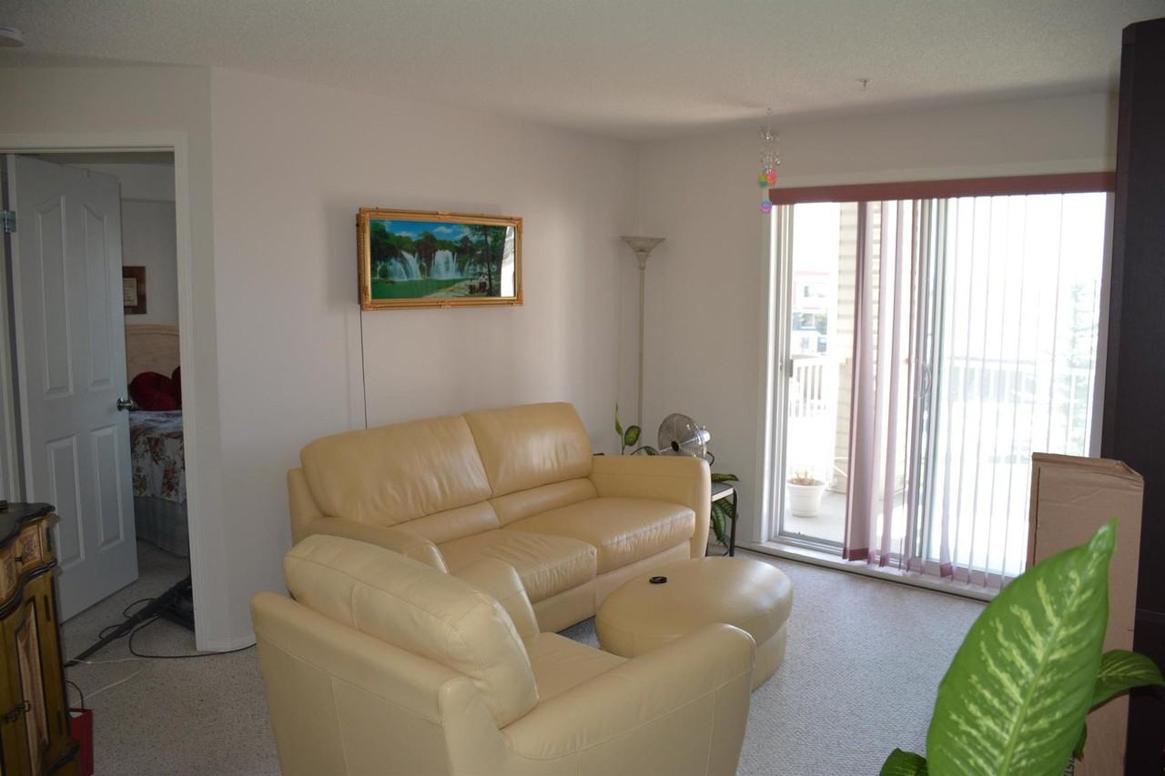 1717 60 St SE - Photo 2 of 8