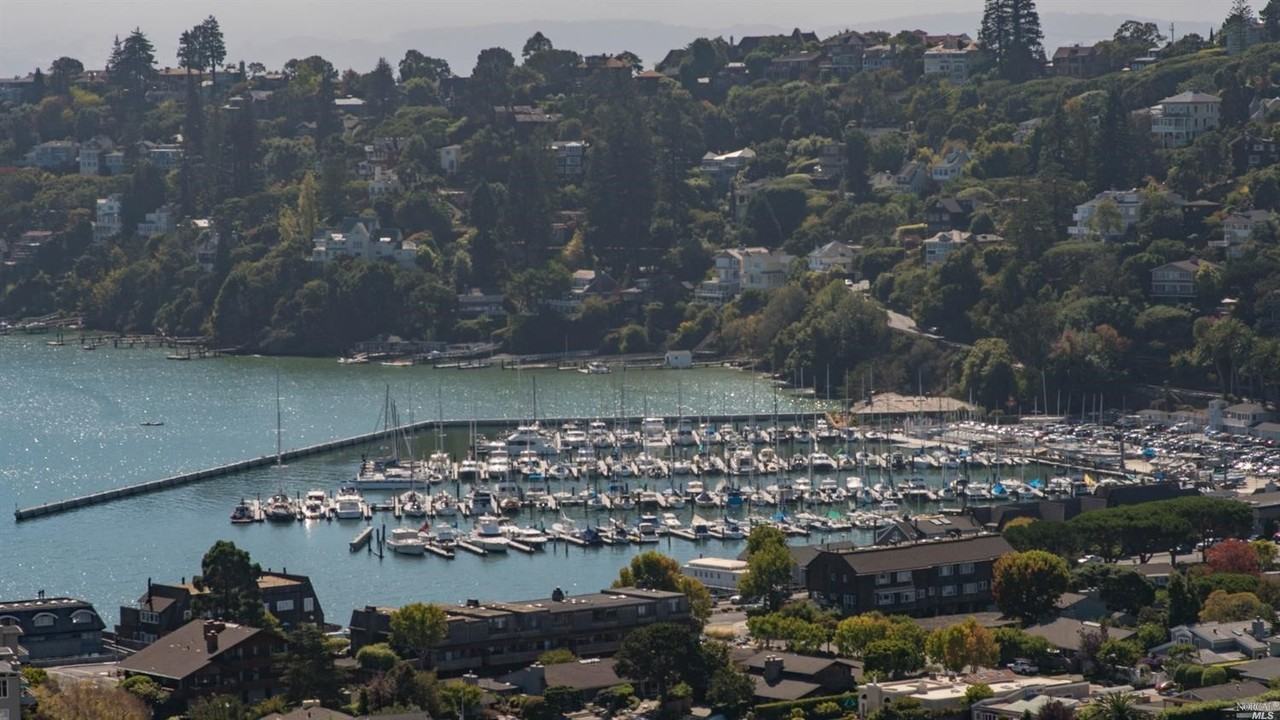 64 Red Hill Cir - Photo 2 of 30