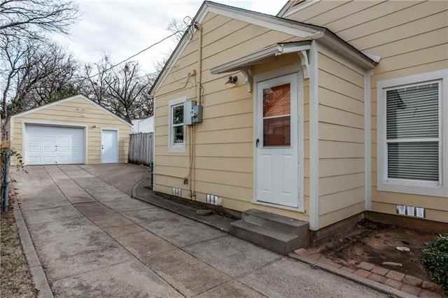 1908 Blue Bonnet Dr - Photo 3 of 23