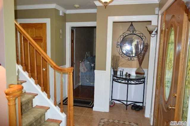 128 Senix Ave - Photo 3 of 20