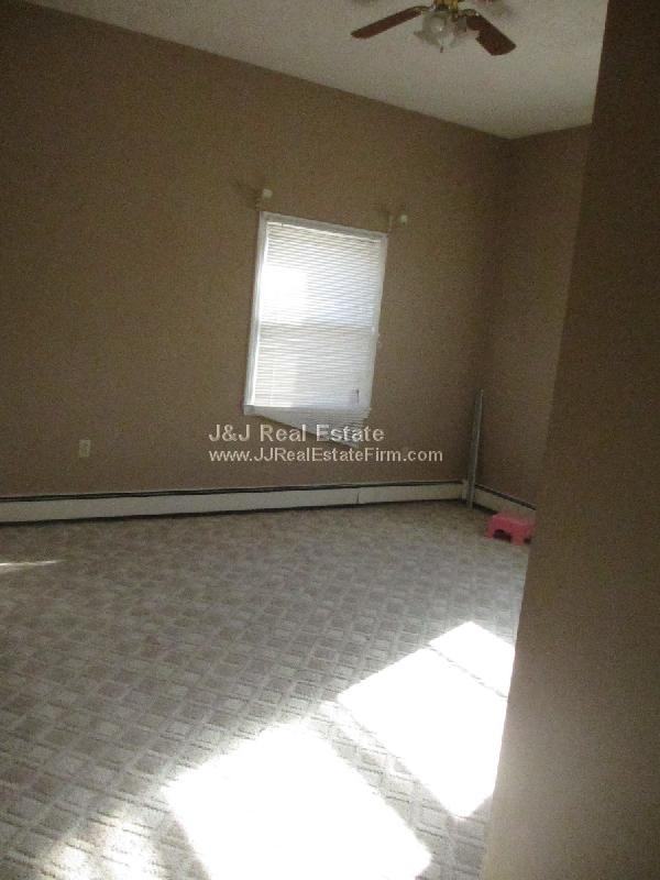 37 Bryn Mawr Ave A - Photo 3 of 9