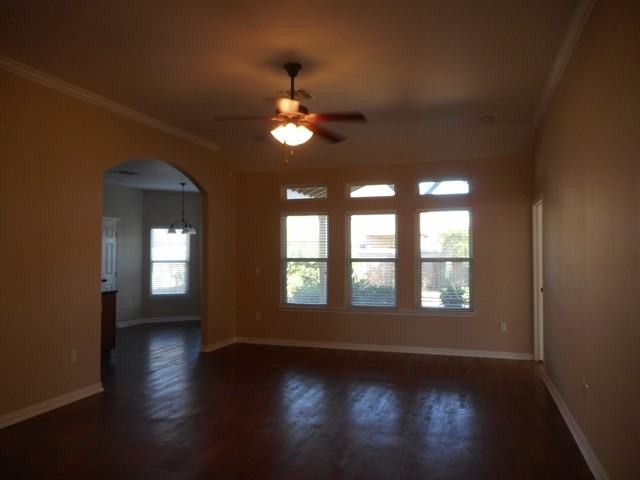 309 San Rafael Dr - Photo 3 of 13