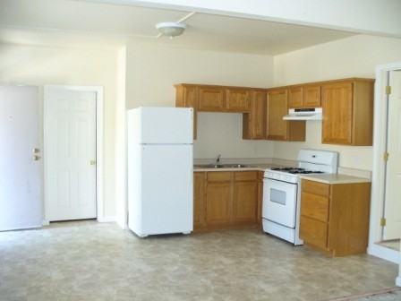 833 6th Ave - Photo 2 of 5