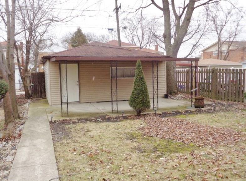 2121 S 22nd Ave - Photo 3 of 18