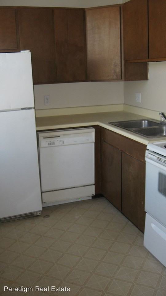 101-199 24th St - Photo 2 of 5