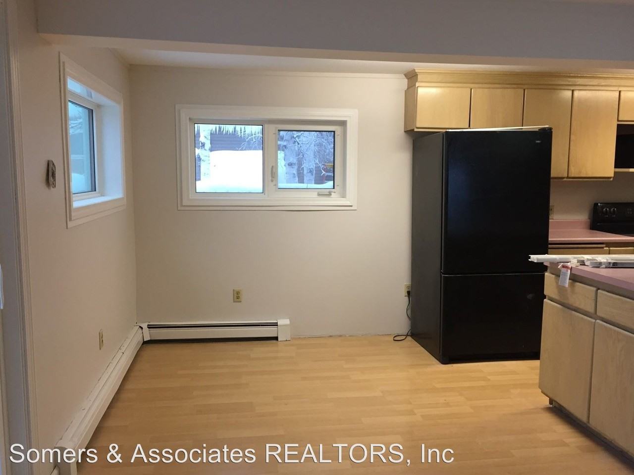 1170 Gregory St - Photo 3 of 18