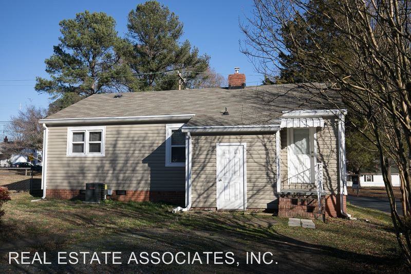 2405 Albany St - Photo 2 of 10