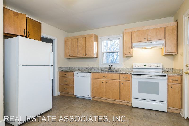 2405 Albany St - Photo 3 of 10