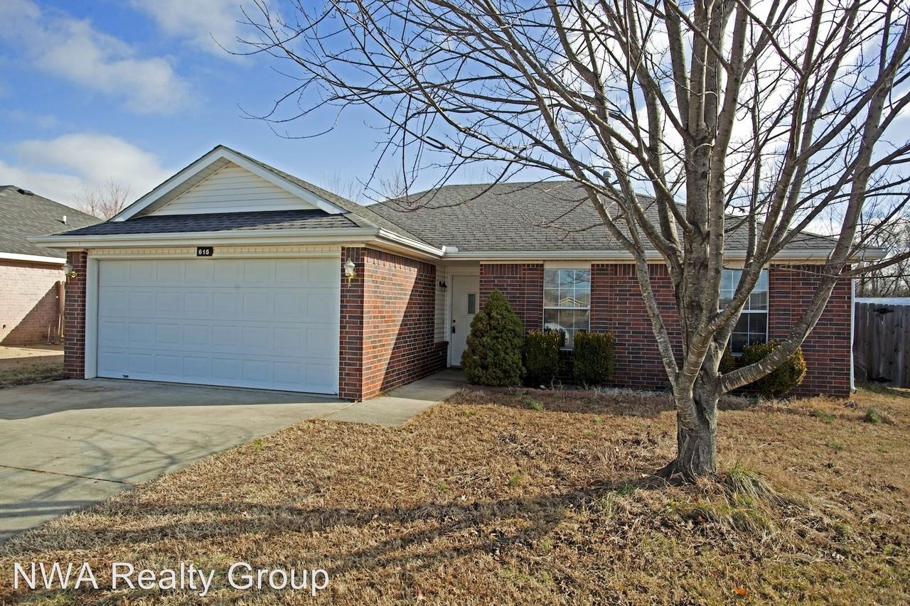 615 Bliss Cir - Photo 2 of 24