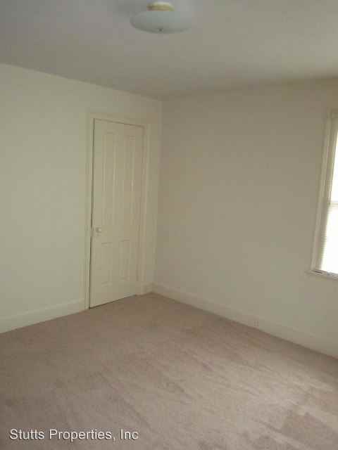 512 Broadway St - Photo 2 of 9