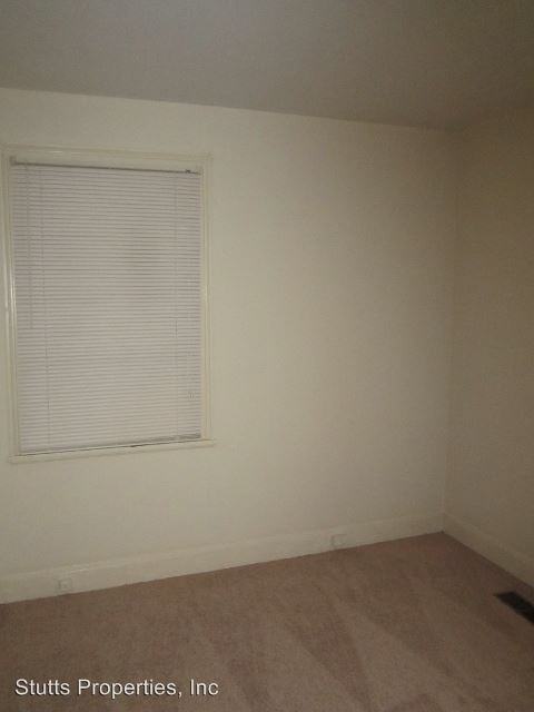 512 Broadway St - Photo 3 of 9