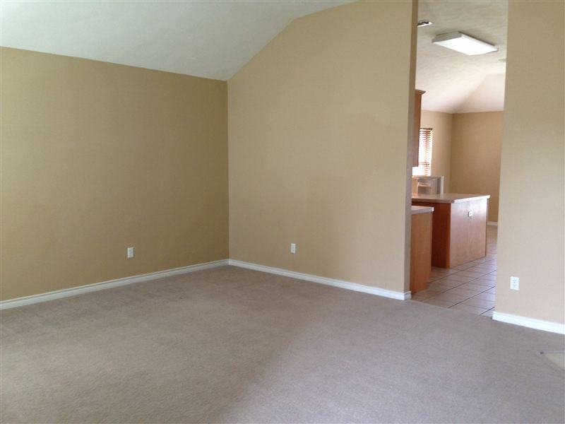 815 Azalea Ct - Photo 3 of 12