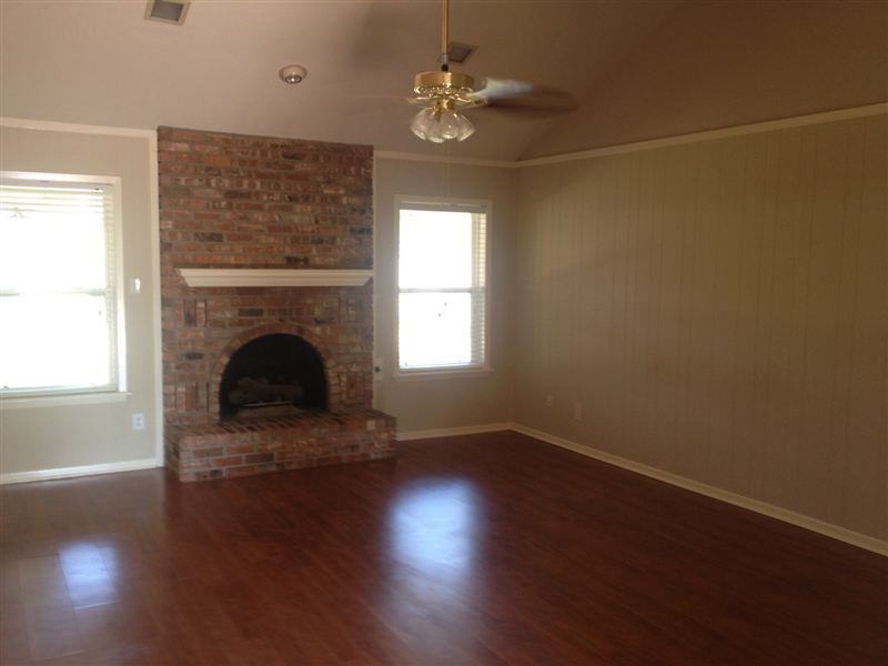 5620 Chelsea Cir - Photo 3 of 7