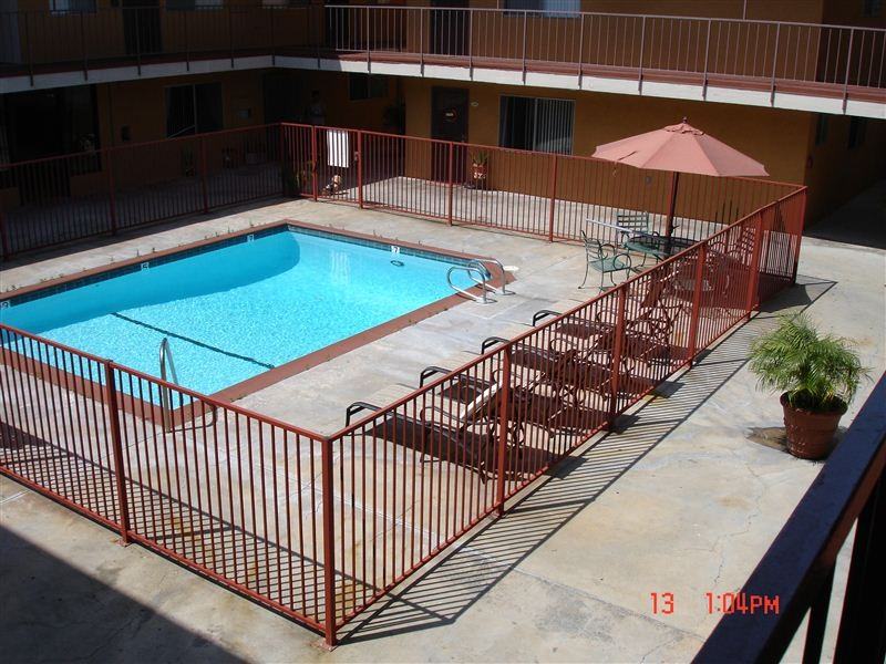 Hampton Pointe Apts - Photo 2 of 10