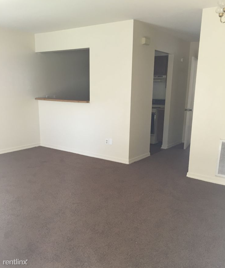 5705 E Texas St - Photo 3 of 8