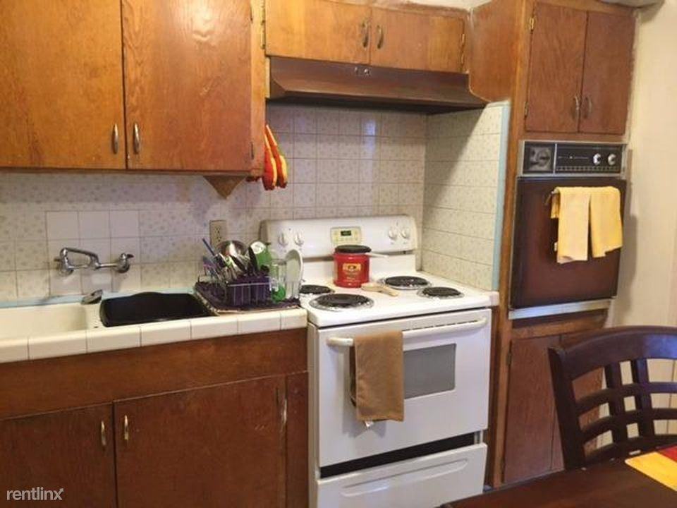 215 W Hawes Ave - Photo 3 of 6