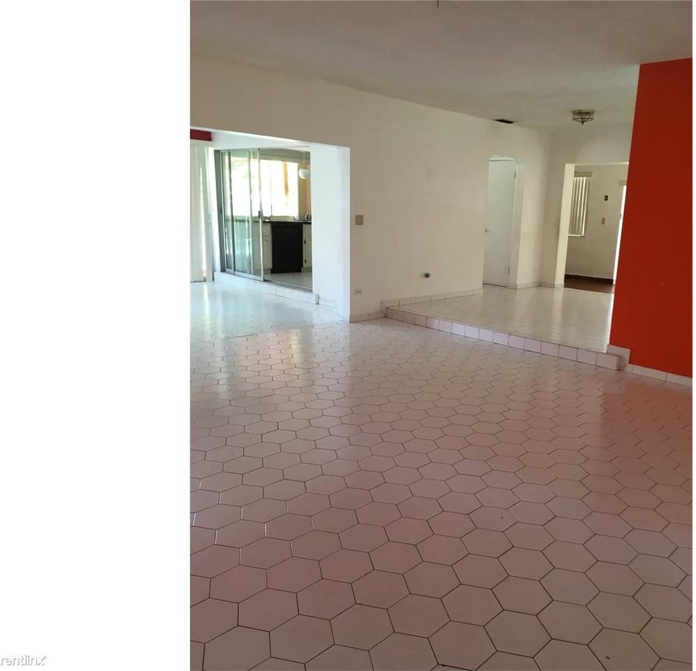 1620 SW 99th Ave - Photo 3 of 3