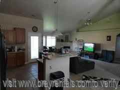 991 Catalpa Ct - Photo 3 of 7