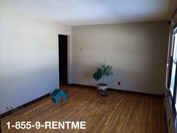 1686 Iowa Ave E - Photo 2 of 8