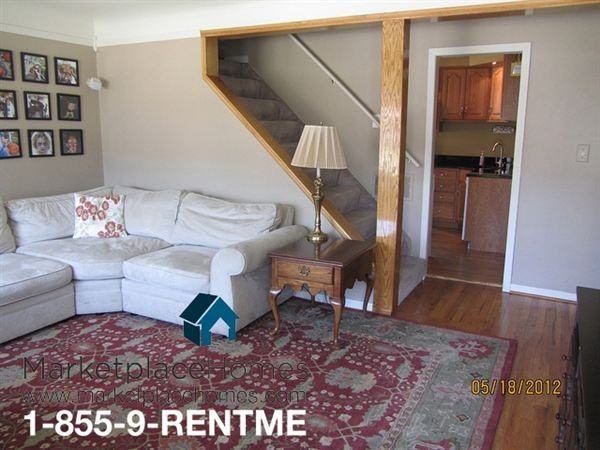 1745 Hollywood St - Photo 3 of 9