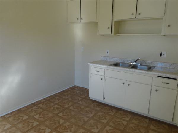 State apts. - Photo 2 of 9