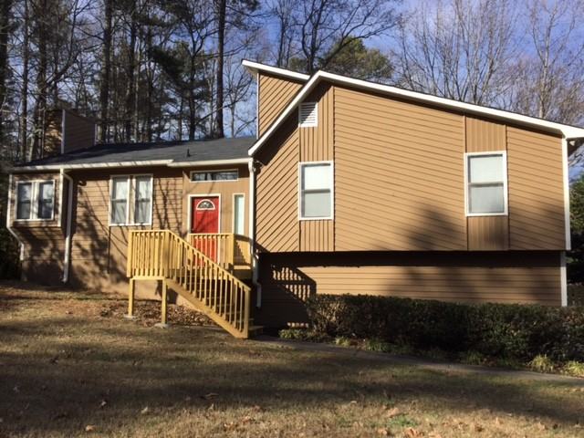 2490 Deerfield Dr