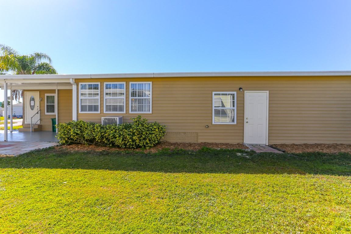 763 Lark Dr - Photo 3 of 25