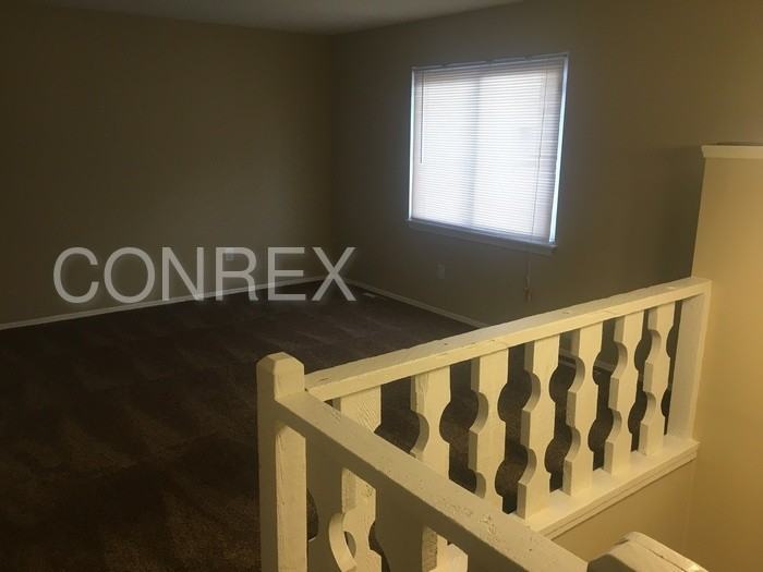 8502 Pershing Rd - Photo 2 of 10