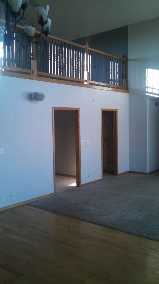 655 N 900 E - Photo 3 of 19