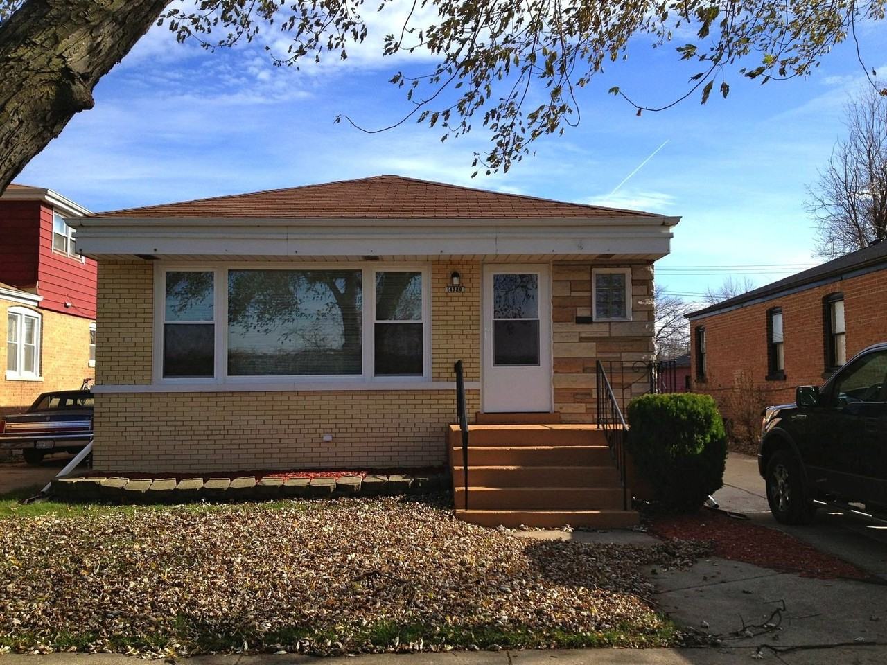 14329 S Yates Ave - Photo 2 of 17