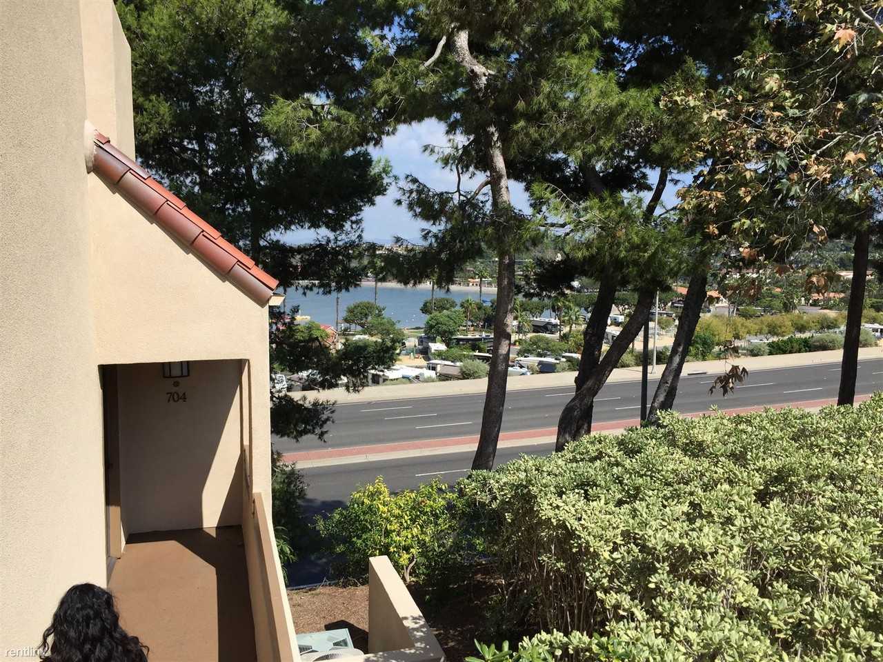 704 Promontory Dr W - Photo 3 of 10