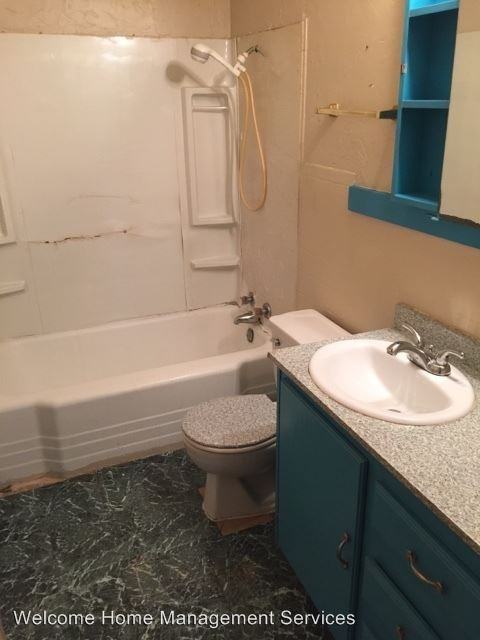 1912 NW 27th St - Photo 3 of 13