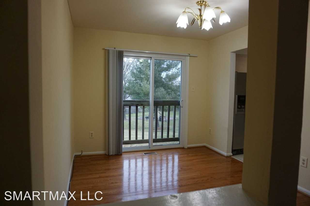 9317 Broadwater Dr - Photo 2 of 19