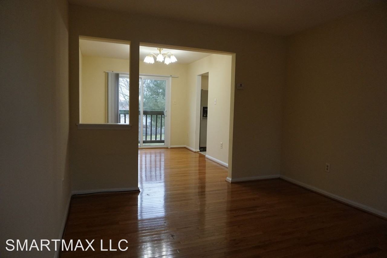 9317 Broadwater Dr - Photo 3 of 19