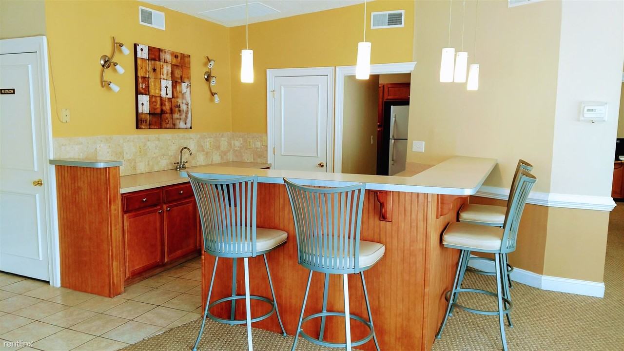 Hunter's Point Apartments - Photo 2 of 10