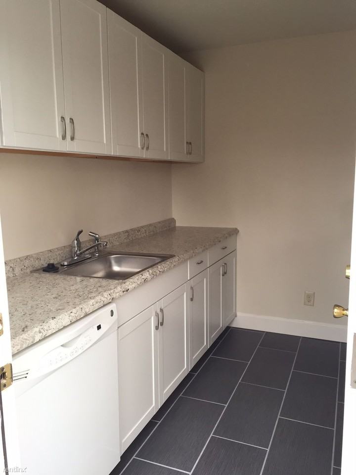 6913 Foster St - Photo 3 of 11