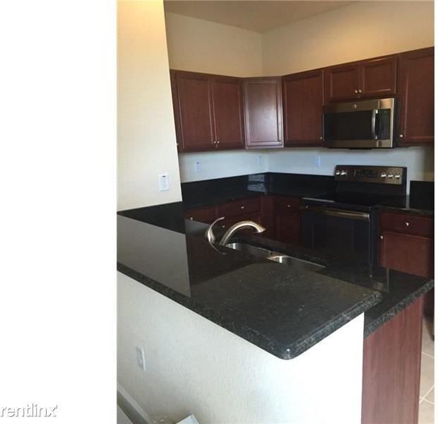 17083 SW 96th St #17083A - Photo 3 of 10