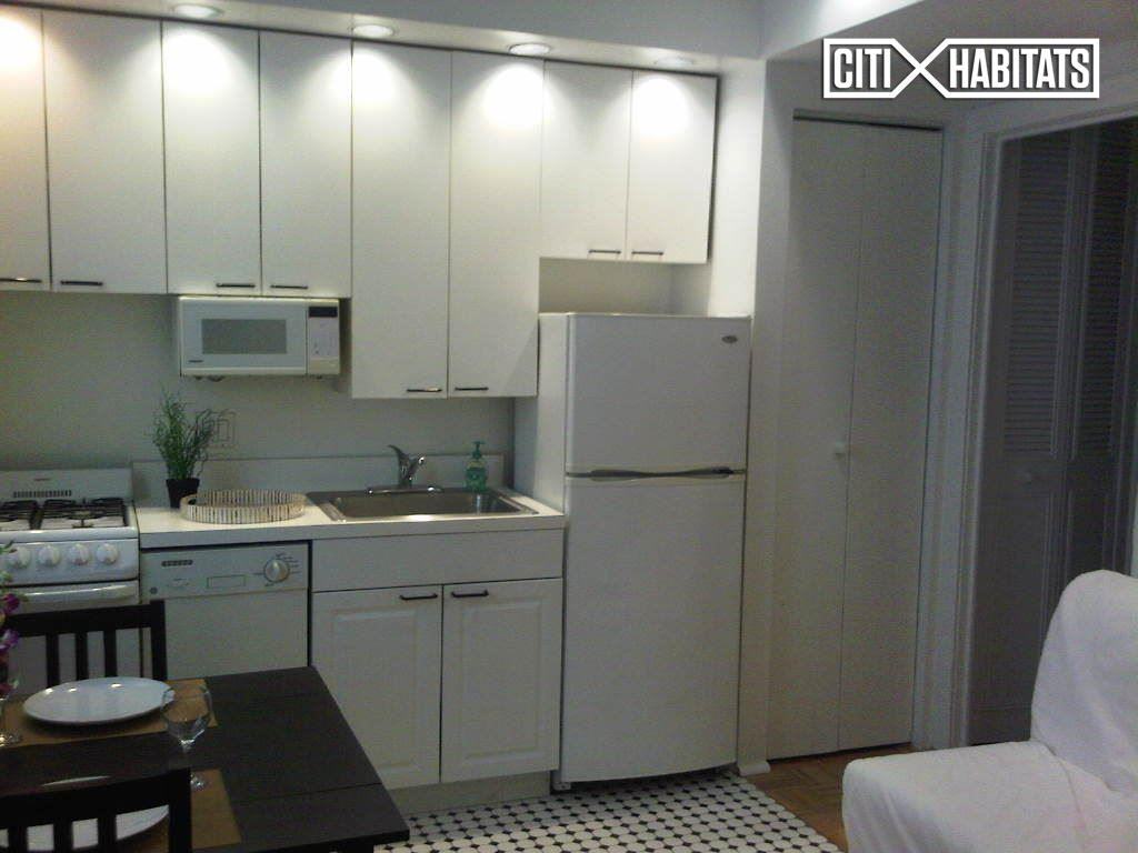 E 78th St #1K - Photo 2 of 10