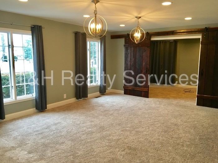 5447 Brendonridge Rd - Photo 3 of 42