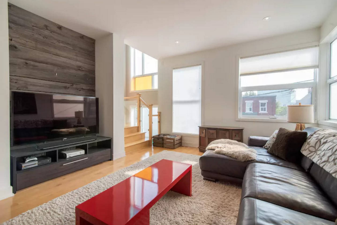 8 Champagne Avenue South