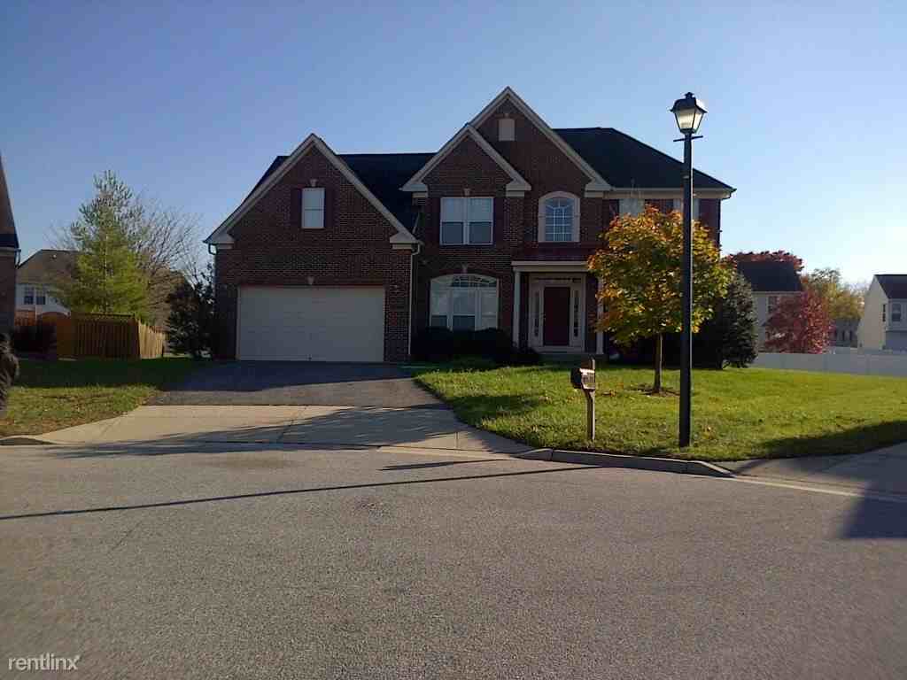 11207 Champlain Cir - Photo 3 of 17
