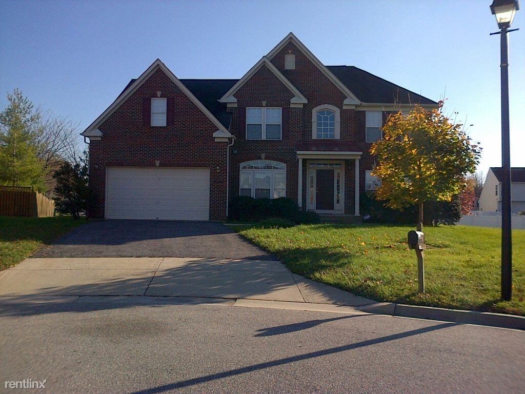 11207 Champlain Cir - Photo 2 of 17