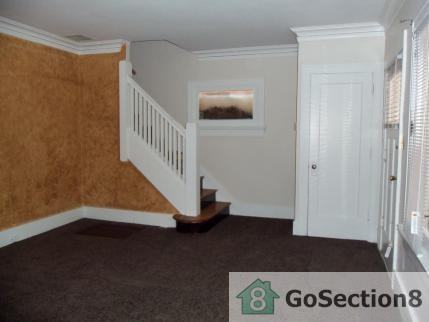 611 Delaware Ave - Photo 3 of 10